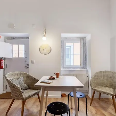 Classic Homes: Bright & In Belem Casa de Férias *