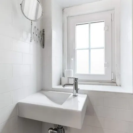 Classic Homes: Bright & In Belem Holiday home