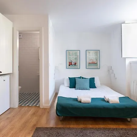 Classic Homes: Bright & In Belem *