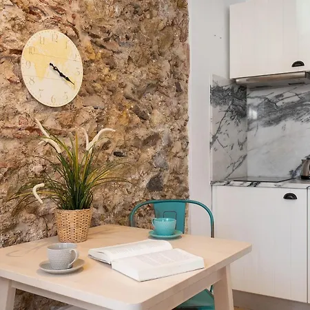 Classic Homes: Bright & In Belem *