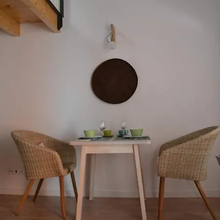 Classic Homes: Bright & In Belem Feriehus *