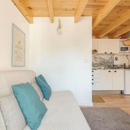 Classic Homes: Bright & In Belem *