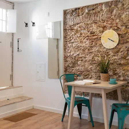 Classic Homes: Bright & In Belem Feriehus *