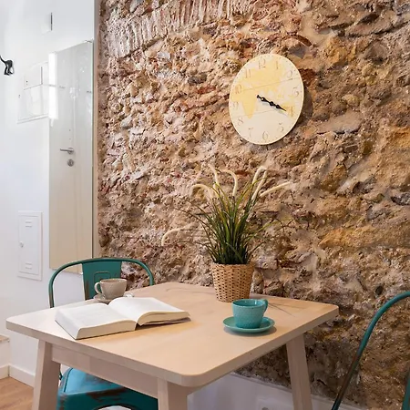 Classic Homes: Bright & In Belem