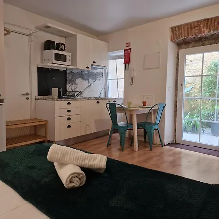 Classic Homes: Bright & In Belem