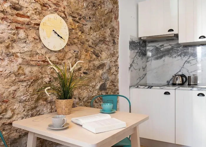 Classic Homes: Bright & In Belem *