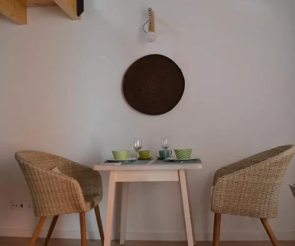 Classic Homes: Bright & In Belem Holiday home *