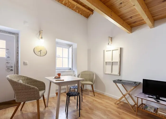 Classic Homes: Bright & In Belem Holiday home Lisbon