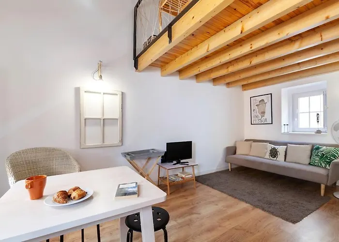 Classic Homes: Bright & In Belem Semesterbostad